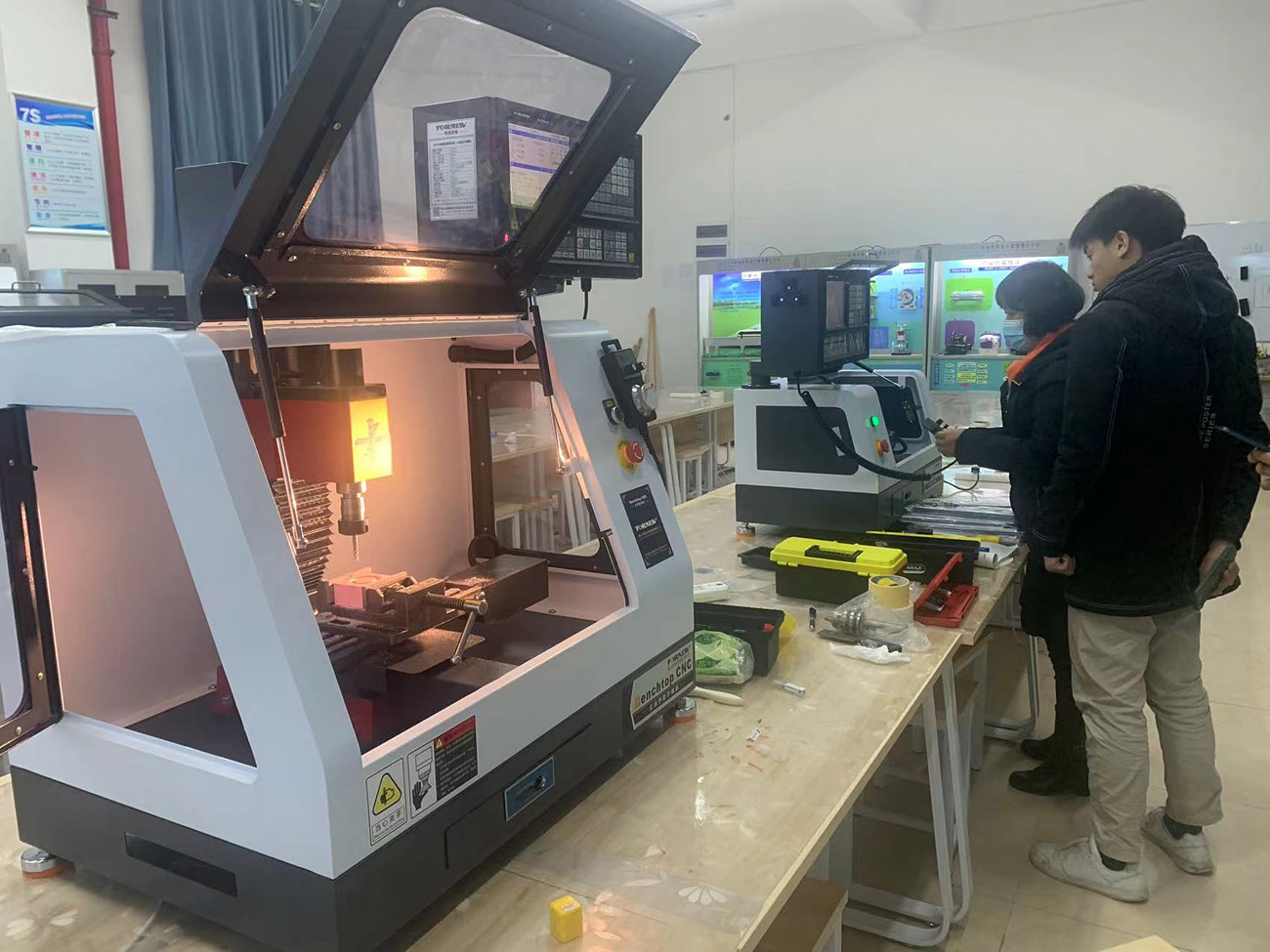 桌面級數(shù)控機床